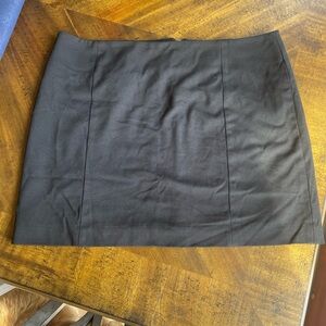 White House Black Market Classic Skirt